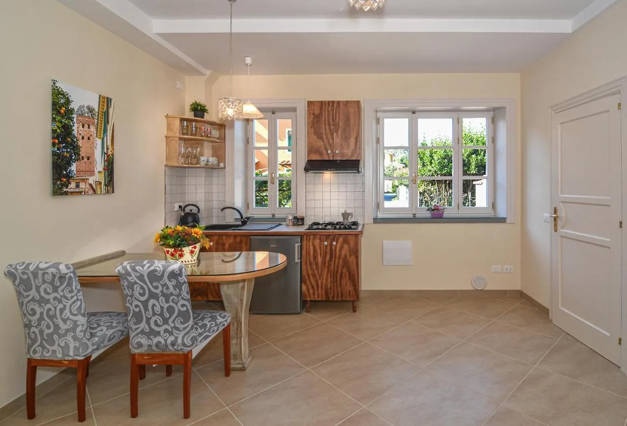 B&B Il Giardino Dei Poeti And Apartaments Lucca Italy