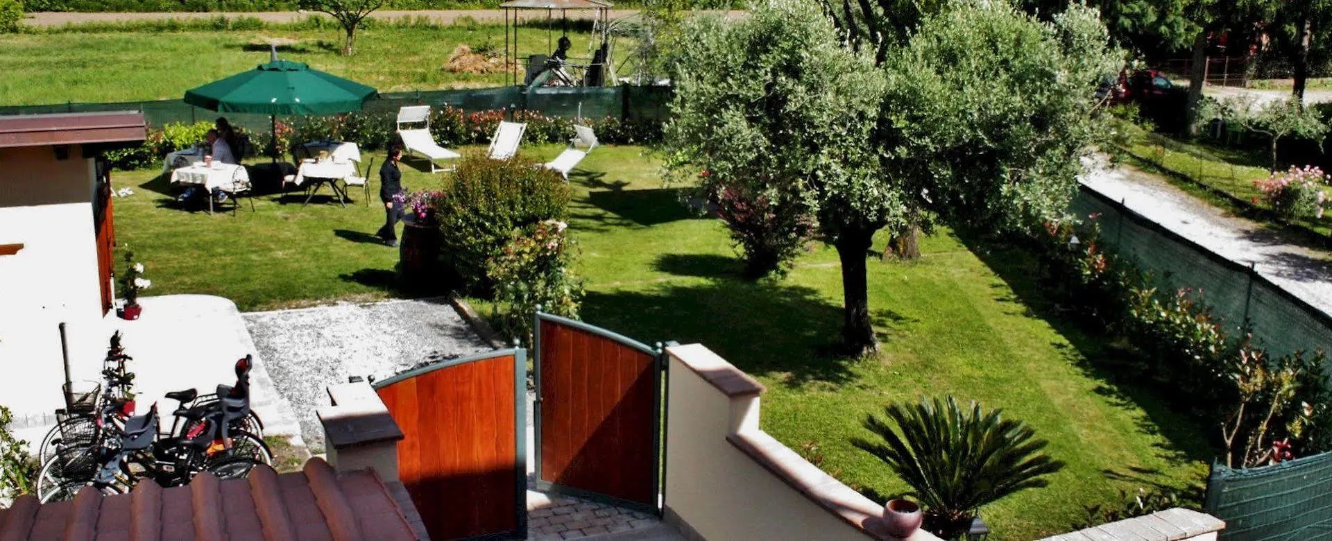 B&B Il Giardino Dei Poeti And Apartaments Lucca 2*,