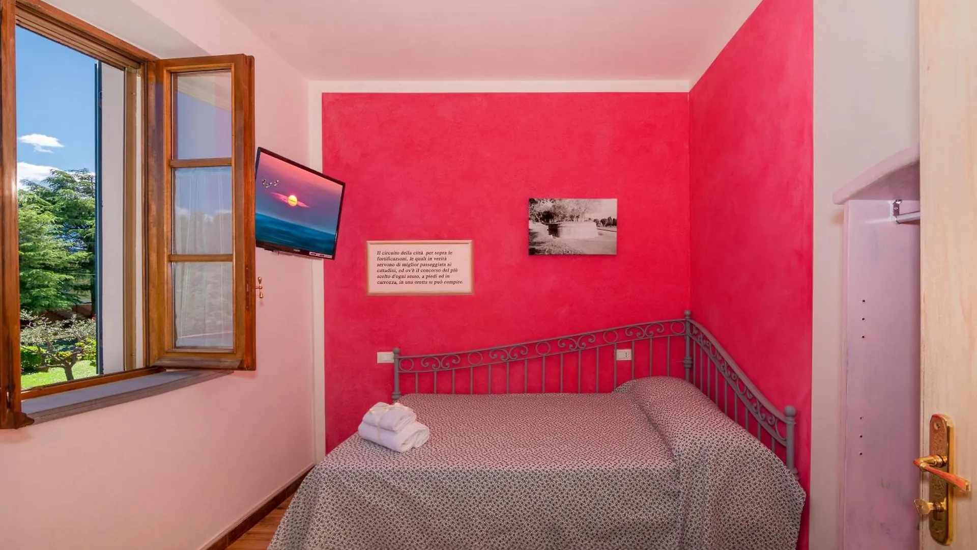 ** Bed & Breakfast B&B Il Giardino Dei Poeti And Apartaments Lucca Italien