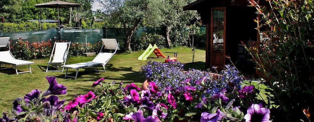 B&B Il Giardino Dei Poeti And Apartaments Lucca Bed & Breakfast